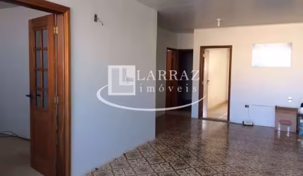 Casa para venda no Centro de Brodowski em ótima localização, 2 domitorios em uma area total de 238 m2