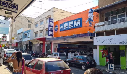 Excelente salao para locação no Centro de Passos-MG na Expedicionarios, com 1.175 m2 de área útil, vocação para grandes lojas