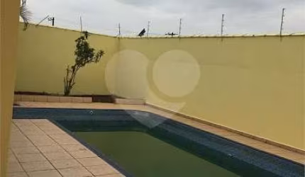 Casa com 3 dormitórios sendo 1 suíte à venda, 168 m² por R$ 950.000 - Jardim Europa - Indaiatuba/SP