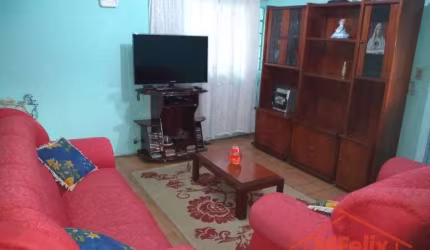 Sobrado em Taboão - Guarulhos: 3 dormitórios, 2 banheiros por R$ 370.000 - Venda e locação