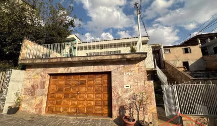 Sobrado à Venda em Vila Dom Pedro II, SP - 164m², 2 Quartos, 1 Suíte