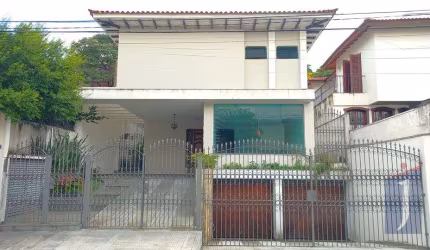 Casa no Jardim da Glória com 271m², 4 dormitórios e 6 vagas por R$ 2.250.000 - Confira!