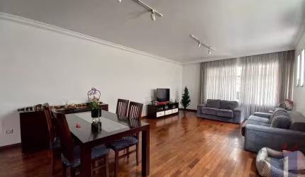 Casa à Venda no Jardim da Glória: 3 Dormitórios, 2 vagas e 165m²