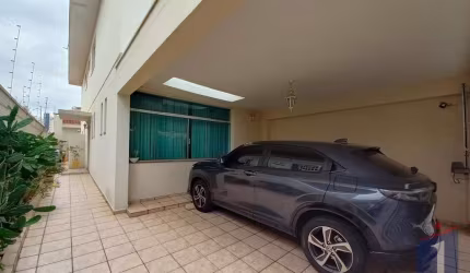 Casa à Venda no Jardim da Glória: 3 Dormitórios, 2 vagas e 165m²