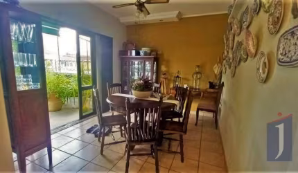 Casa à Venda em Vila das Mercês - 3 Dorms, 4 Banheiros