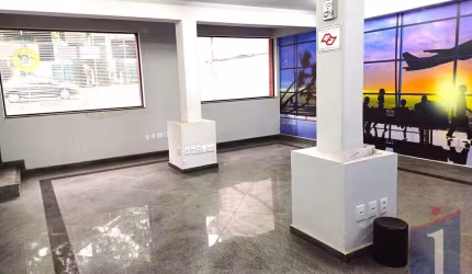 Loja/Salão em Aclimação, SP - 244m², 6 Salas, 3 Banheiros e 3 Vagas - R$ 1.990.000