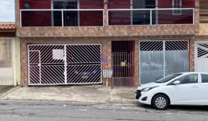 Casa Sobrado em Jardim Álamo, Guarulhos: amplo espaço e 3 quartos por R$ 1,5 milhão