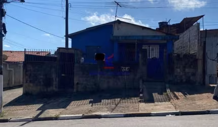 Casa com terreno amplo, ótimo para fazer galpão.  300,00m² de terreno.