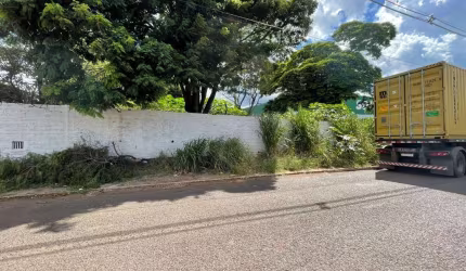 Lote Industrial/ Comercial paralelo a Avenida Colombo