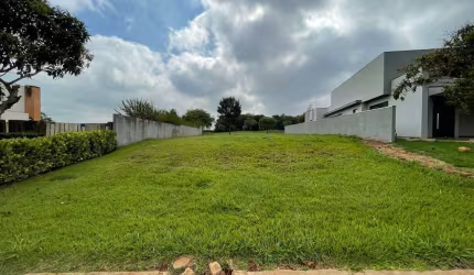 Oportunidade! Terreno no Condomínio Alphaville Maringá!