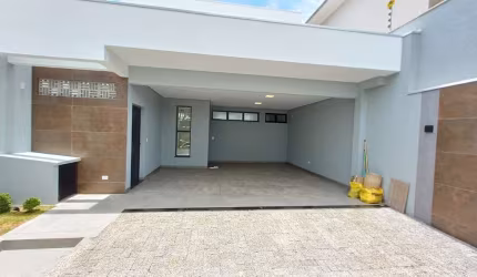 Casa à venda no Jardim Espanha, em Maringá/PR.