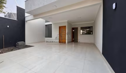 Casa com 3 quartos à venda na Rua Rio Congoinhas, Parque Residencial Tuiuti, Maringá, 104 m2 por R$ 450.000