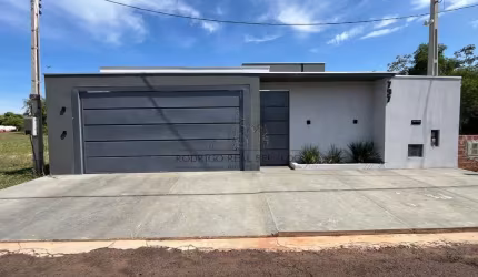 Casa com 2 quartos à venda na Rua Hélio Pimenta de Mendonça, Vila Aurea, Rosana, 132 m2 por R$ 700.000
