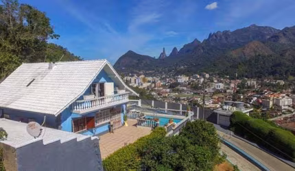 Casa para Venda em Teresópolis, Fazendinha, 4 dormitórios, 2 suítes, 3 banheiros, 5 vagas