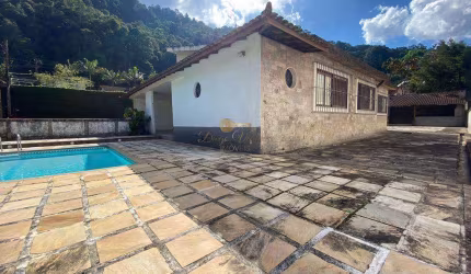 Casa para Venda em Teresópolis, Taumaturgo, 3 dormitórios, 3 suítes, 4 banheiros, 12 vagas