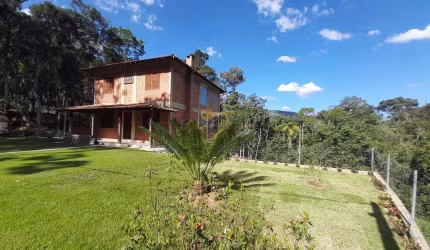 Casa em Condomínio para Venda em Teresópolis, Três Córregos, 4 dormitórios, 1 suíte, 4 banheiros, 2 vagas