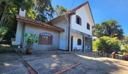 Casa para Venda em Teresópolis, Panorama, 5 dormitórios, 1 suíte, 4 banheiros, 4 vagas