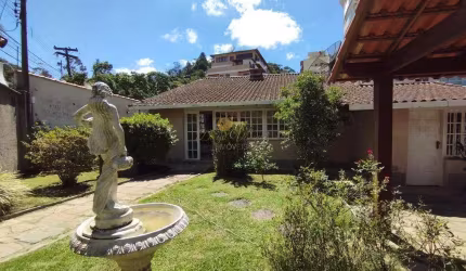 Casa para Venda em Teresópolis, Agriões, 4 dormitórios, 1 suíte, 2 banheiros, 2 vagas