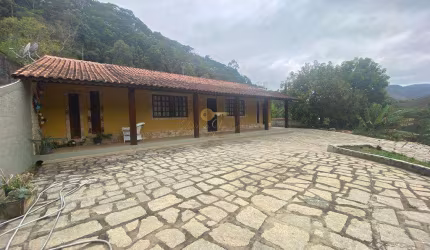Casa para Venda em Teresópolis, Pessegueiros, 3 dormitórios, 1 suíte, 2 banheiros, 4 vagas