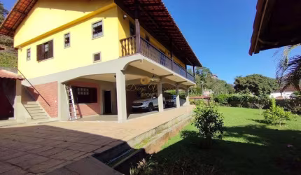 Casa para Venda em Teresópolis, Golfe, 4 dormitórios, 3 suítes, 2 banheiros, 4 vagas
