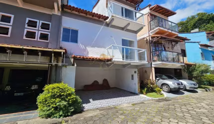 Casa em Condomínio para Venda em Teresópolis, Iucas, 3 dormitórios, 1 suíte, 2 banheiros, 2 vagas