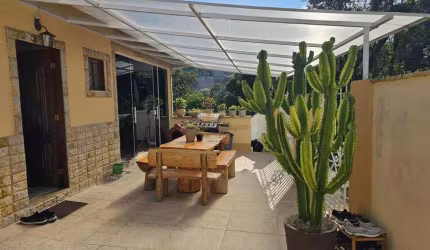 Casa para Venda em Teresópolis, Alto, 4 dormitórios, 3 suítes, 4 banheiros, 2 vagas