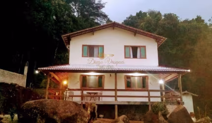 Casa para Venda em Guapimirim, Cotia, 4 dormitórios, 4 banheiros, 10 vagas