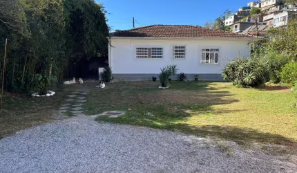 Casa para Venda em Teresópolis, Alto, 3 dormitórios, 2 banheiros, 2 vagas