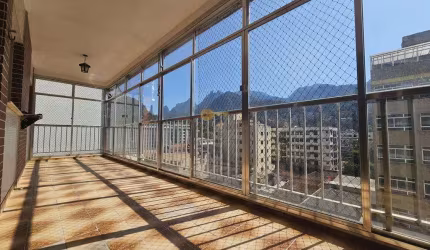 Apartamento para Venda em Teresópolis, Alto, 2 dormitórios, 1 suíte, 3 banheiros, 1 vaga