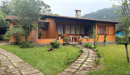Casa para Venda em Teresópolis, Albuquerque, 7 dormitórios, 1 suíte, 4 banheiros, 5 vagas
