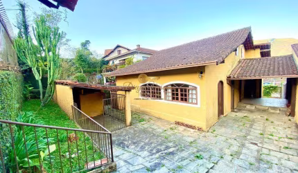 Casa para Venda em Teresópolis, Parque do Ingá, 5 dormitórios, 1 suíte, 4 banheiros, 2 vagas