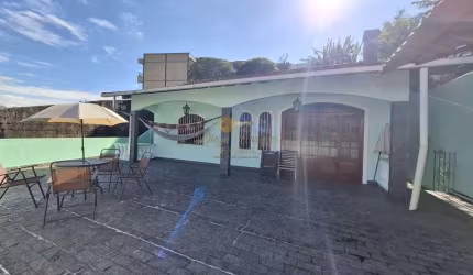 Casa para Venda em Teresópolis, Fazendinha, 3 dormitórios, 1 suíte, 2 banheiros, 2 vagas