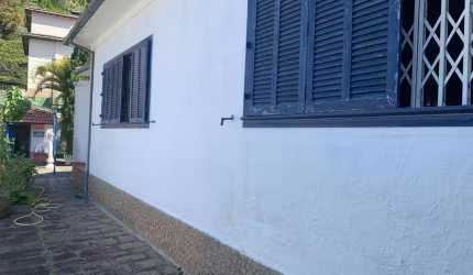 Casa para Venda em Petrópolis, Mosela, 3 dormitórios, 2 suítes, 3 banheiros, 2 vagas