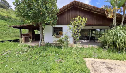 Casa para Venda em Teresópolis, Santa Rita, 4 dormitórios, 2 suítes, 4 banheiros, 2 vagas