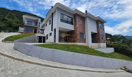 Casa em Condomínio para Venda em Teresópolis, Golfe, 3 dormitórios, 1 suíte, 3 banheiros, 2 vagas