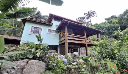 Casa para Locação em Teresópolis, Quebra Frascos, 3 dormitórios, 1 suíte, 3 banheiros, 5 vagas