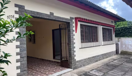 Casa para Venda em Petrópolis, Castelanea, 3 dormitórios, 1 suíte, 2 banheiros, 6 vagas