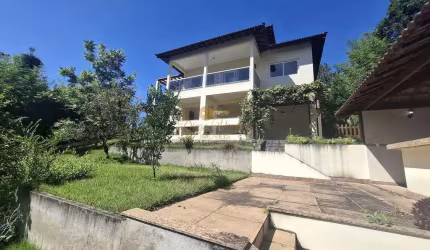 Casa para Venda em Teresópolis, Green Valley, 4 dormitórios, 1 suíte, 2 banheiros, 2 vagas