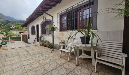 Casa para Venda em Teresópolis, Panorama, 3 dormitórios, 1 suíte, 3 banheiros, 4 vagas
