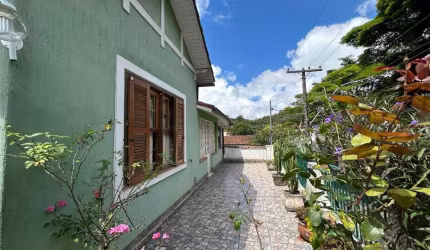 Casa para Venda em Petrópolis, Valparaíso, 4 dormitórios, 3 suítes, 4 banheiros, 2 vagas