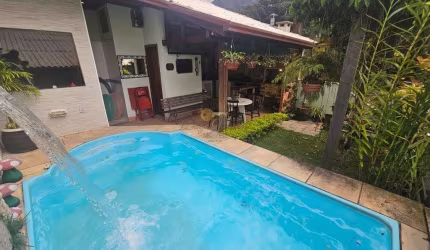 Casa para Venda em Teresópolis, Caleme, 2 dormitórios, 2 banheiros, 2 vagas