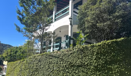 Casa para Venda em Petrópolis, Mosela, 3 dormitórios, 1 suíte, 3 banheiros, 2 vagas
