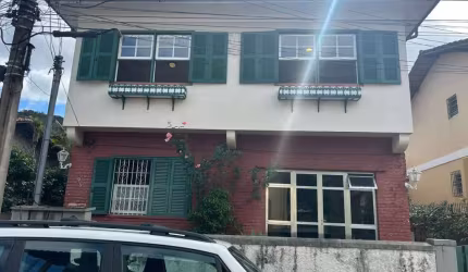 Casa para Venda em Petrópolis, Valparaíso, 2 dormitórios, 1 suíte, 1 banheiro, 3 vagas