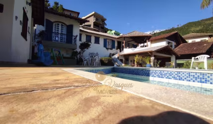 Casa para Venda em Teresópolis, Tijuca, 4 dormitórios, 2 suítes, 5 banheiros, 4 vagas