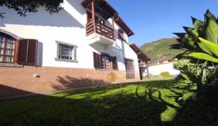 Casa para Venda em Teresópolis, Tijuca, 5 dormitórios, 2 suítes, 5 banheiros, 3 vagas