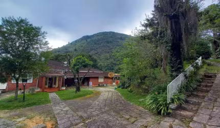 Casa para Venda em Teresópolis, Cascata dos Amores, 5 dormitórios, 3 suítes, 4 banheiros, 4 vagas