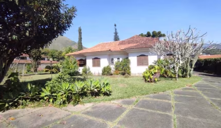 Casa para Venda em Teresópolis, Tijuca, 4 dormitórios, 2 suítes, 5 banheiros, 20 vagas