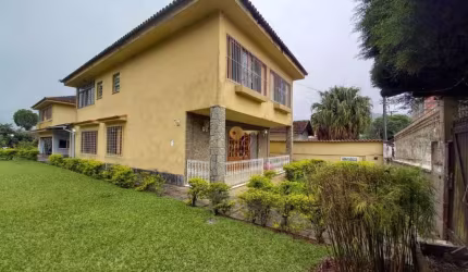 Casa para Venda em Teresópolis, Alto, 5 dormitórios, 3 suítes, 3 banheiros, 8 vagas