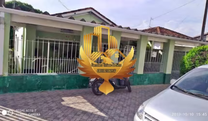 Casa com 3 quartos à venda na Chácara do Visconde, Taubaté  por R$ 350.000