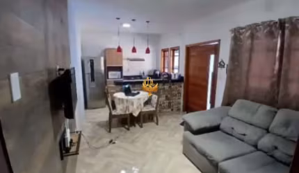 Casa à venda em Taubaté-SP, Jardim Gurilândia: 2 quartos, 1 sala, 2 banheiros, 4 vagas, 110m²!